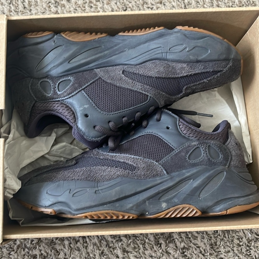 Yeezy 700